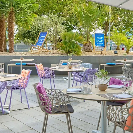 Radisson Blu Hotel, Hotel Lucerna
