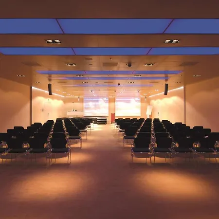 Radisson Blu Hotel, Hotel